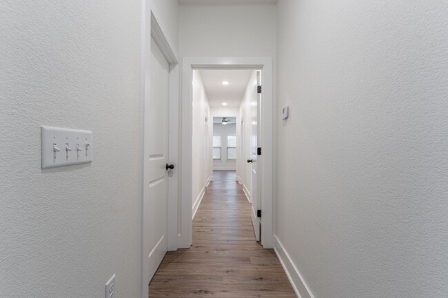 Building Photo - Beautiful Home on Two Acres