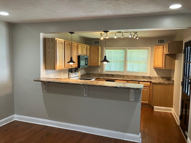 Building Photo - 3211 Mid Dale Ln