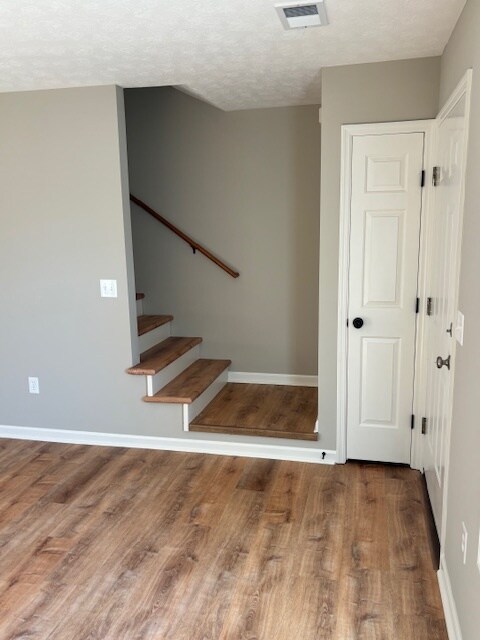 Building Photo - 254 Marcellus Dr