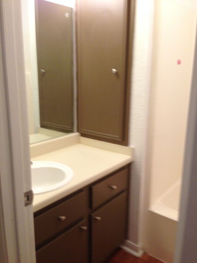 Building Photo - A FOURPLEX ON THE SHUTTLE ROUTE WITH PRIVACY FENCED YARD!!!