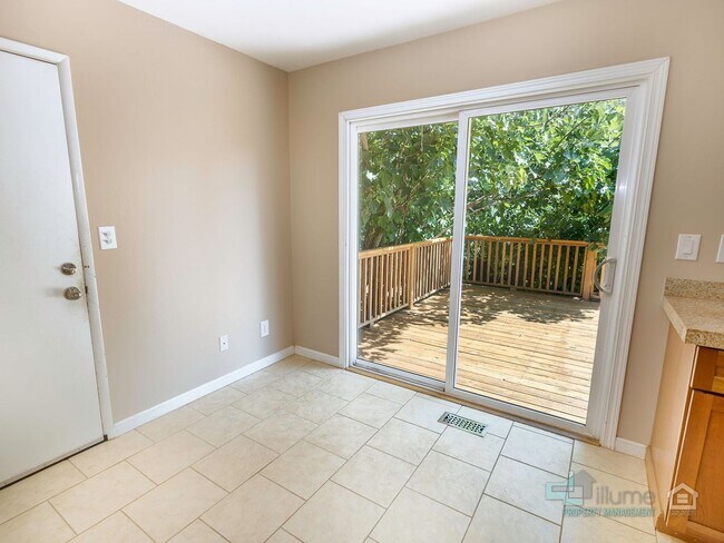 Building Photo - Beautiful 4 Bedroom Home