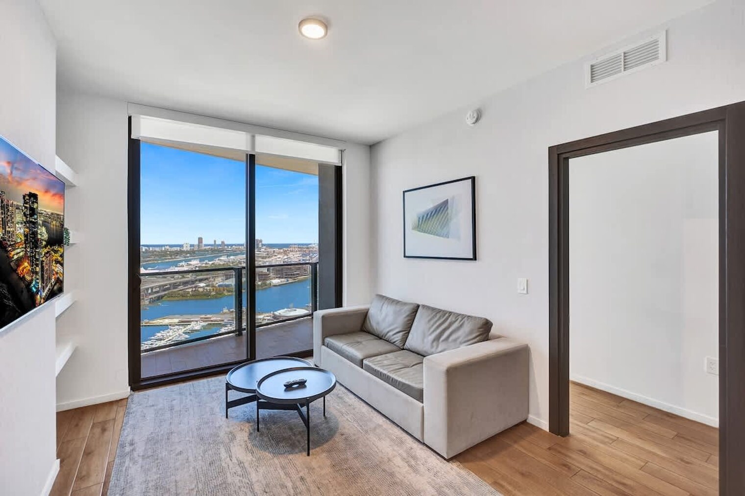 Building Photo - 398 NE 5th St