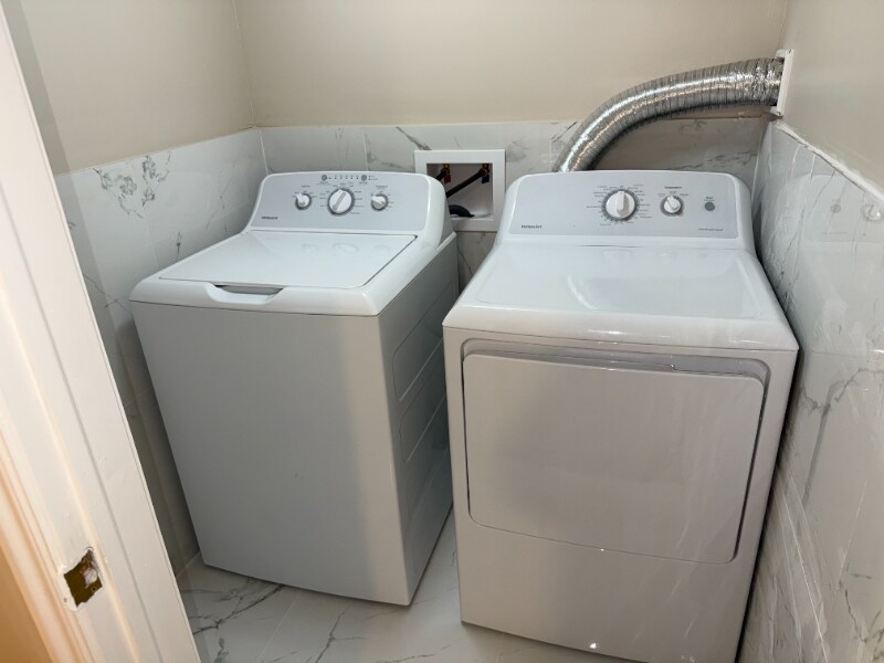 Building Photo - 1008 Rambouillet Dr