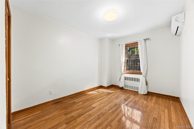 Building Photo - 45-76-76 Browvale Ln