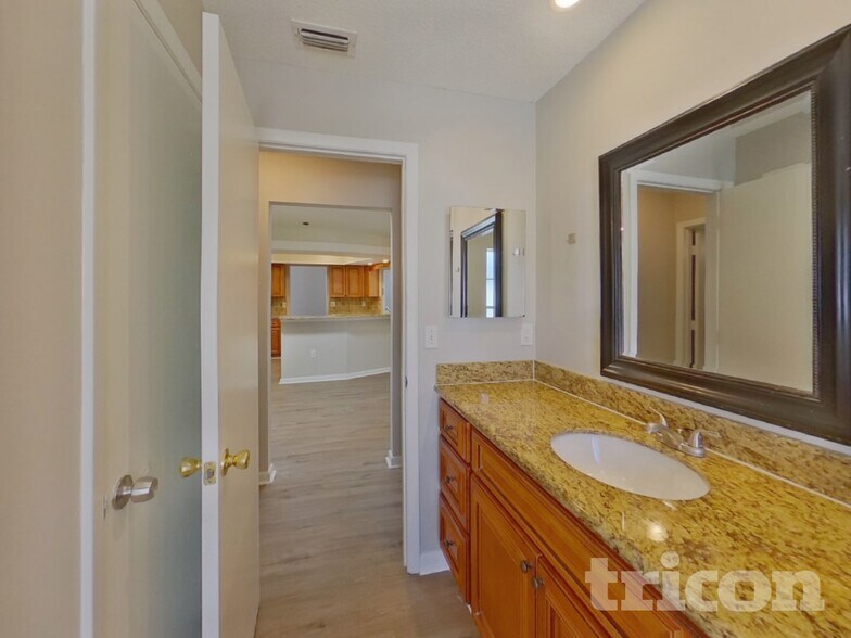 Building Photo - 1559 McAuliffe Ln