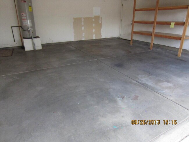 Building Photo - **1/2 OFF 1st Month!!** Great SW Bend Home Close To The Old Mill!