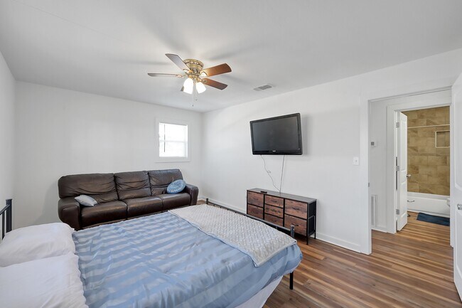 Building Photo - 1232 Co Rd 1805