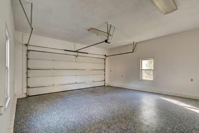Building Photo - 1409 Delview Rd