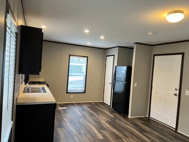 Building Photo - 3519 Loveside Terrace