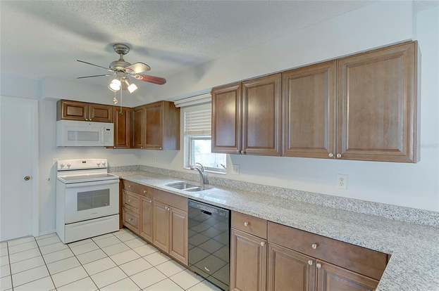 Building Photo - 2101 Utica Dr