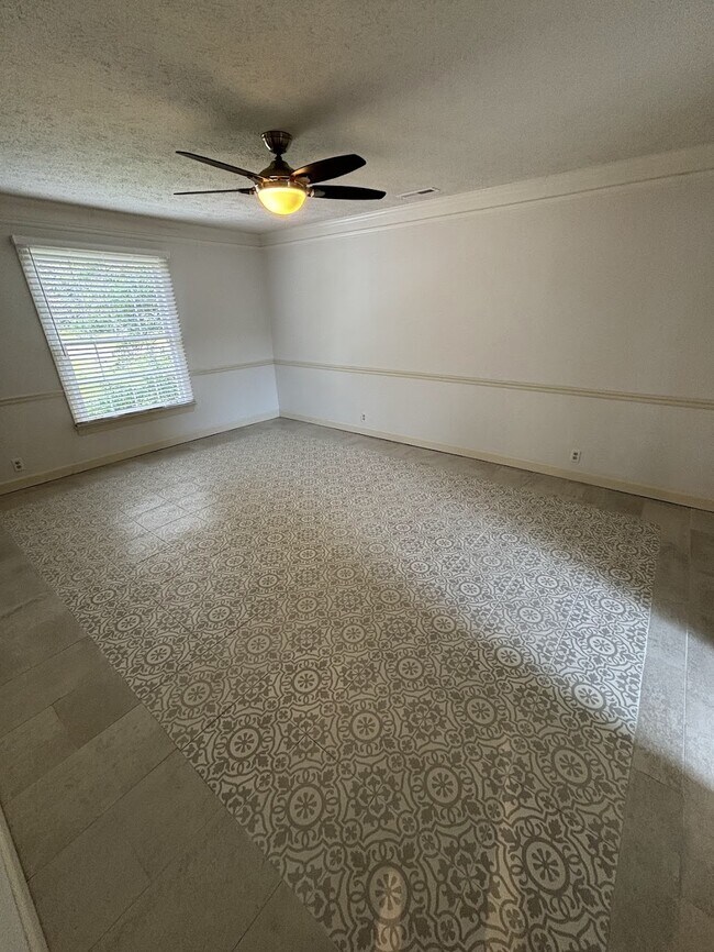 primary bedroom upstairs - 4627 Mountain View Dr