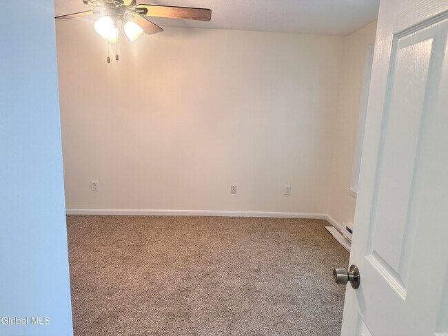 Building Photo - 36 Donna Lynn Dr