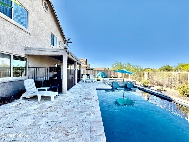 Building Photo - 12768 N Lantern Way