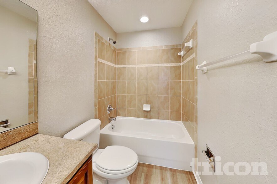 Building Photo - 3256 Enclave Blvd