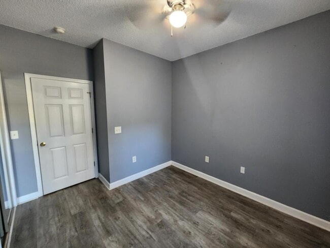 Building Photo - 302 Kiskadee Loop