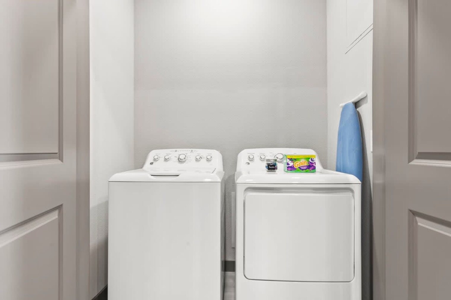 Building Photo - 400 N 2nd Ave