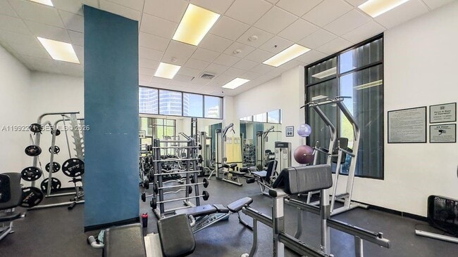 Building Photo - 100 Bayview Dr