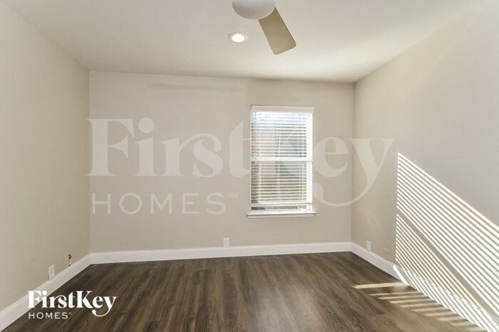 Building Photo - 8828 Yosemite Trail