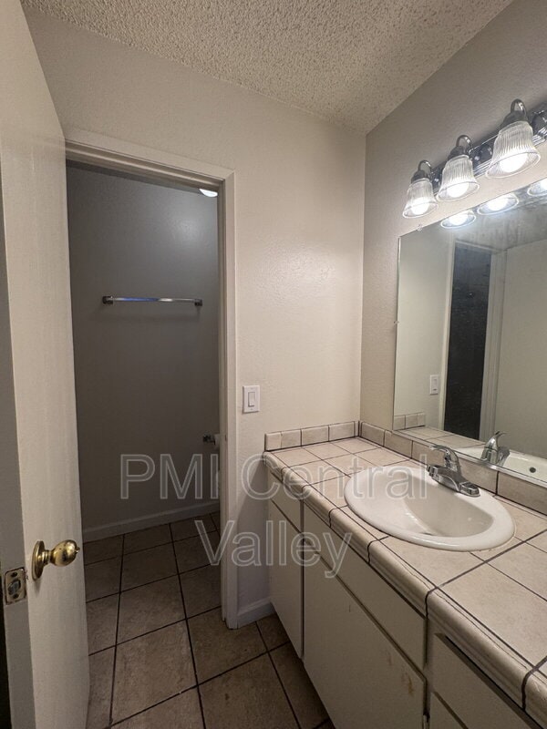 Building Photo - 7921 Montgomery Ave