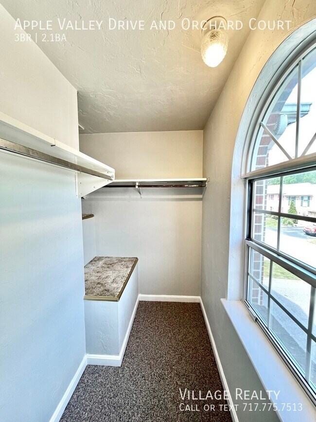 Building Photo - 710 Apple Valley Dr