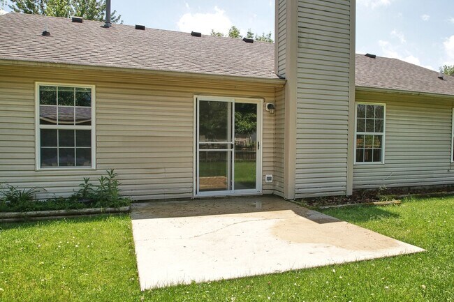 Building Photo - Coming Soon! Freshly Updated Fishers Home!