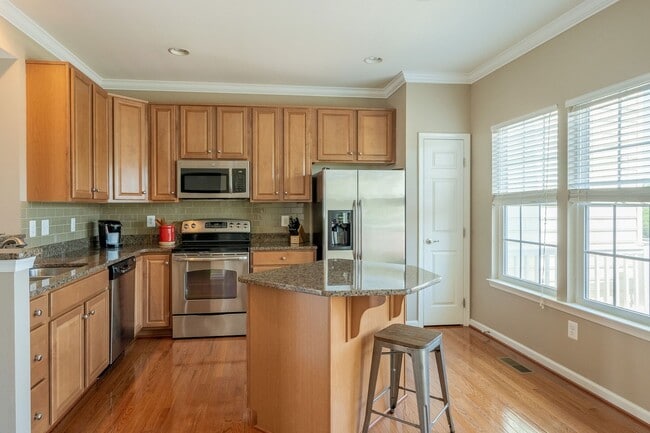 Building Photo - 1992 Asheville Dr