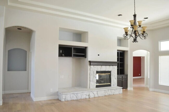 Building Photo - Spacious Riverlakes Golf Course Home with Pool, Spa & 3-Car Garage