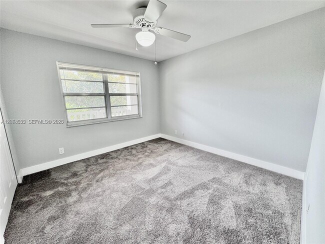 Building Photo - 1075 Riverside Dr
