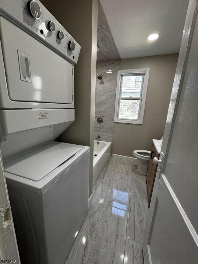 Building Photo - 203 Lawrence St