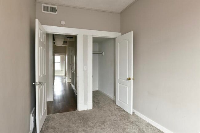 Building Photo - 536 S 30th St