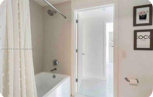 Building Photo - 501 NE 31st St