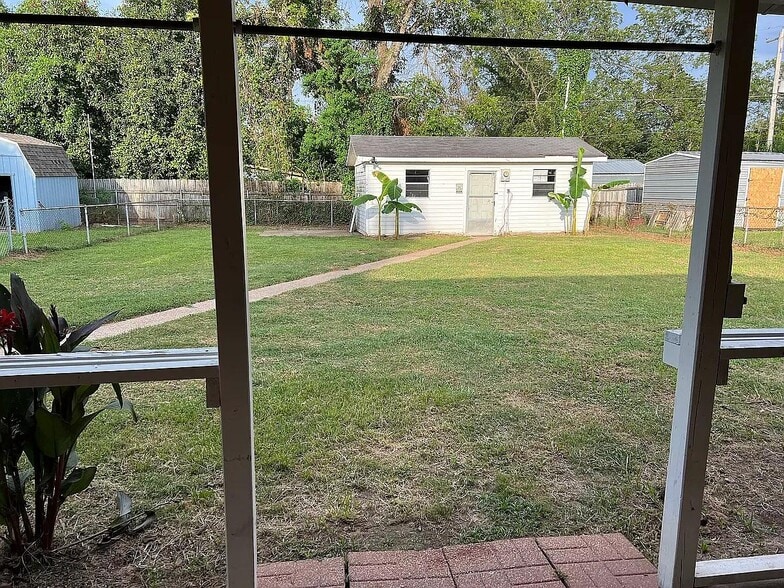 Building Photo - 4109 Parkway Dr