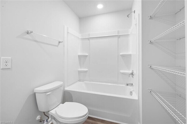 Building Photo - 1729 University Dr
