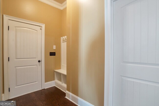 Building Photo - 200 Claret Way