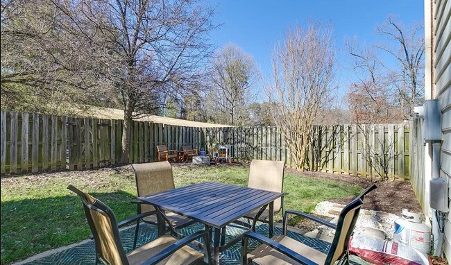 Building Photo - 4922 Bunclody Ct