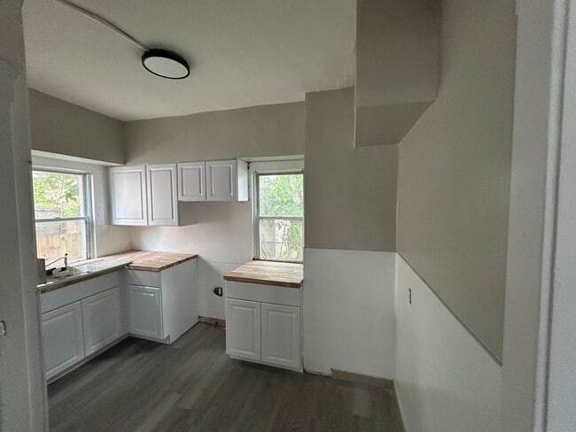 Building Photo - Section 8 Accepted!