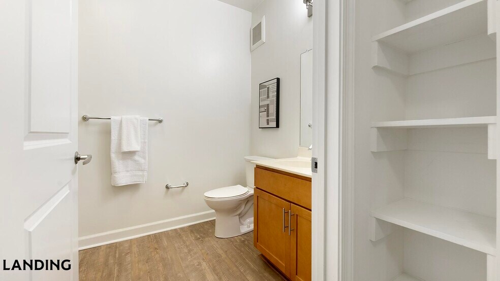 Building Photo - 909 Mansion Dr