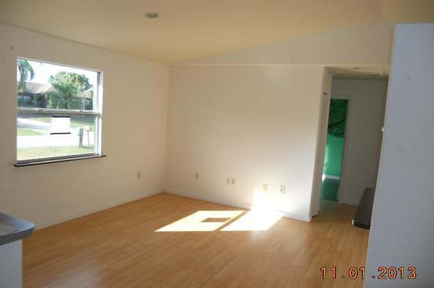 Building Photo - 871 Hawaii Ave NW
