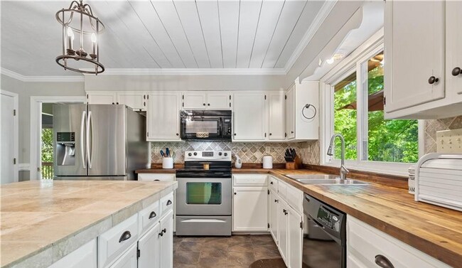 Building Photo - Large Private Lot with 3BR home in Concord!