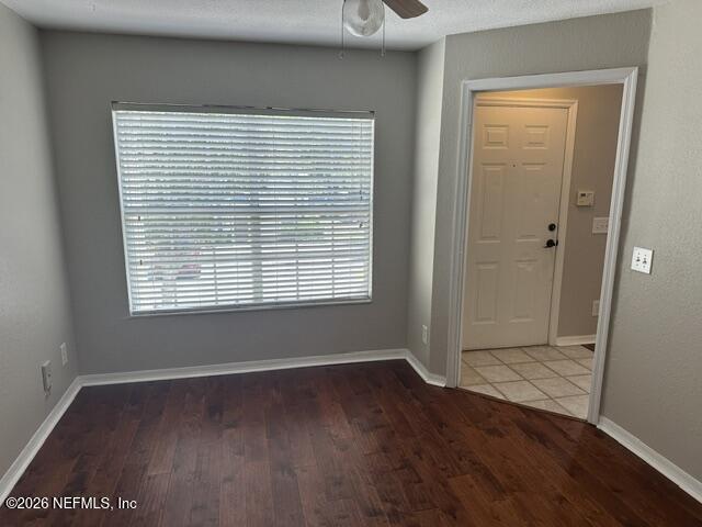 Building Photo - 13700 Richmond Park Dr N
