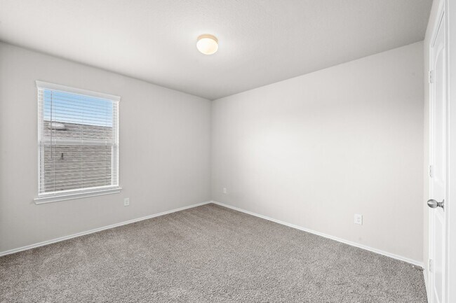 Building Photo - 16868 Pink Wintergreen Dr