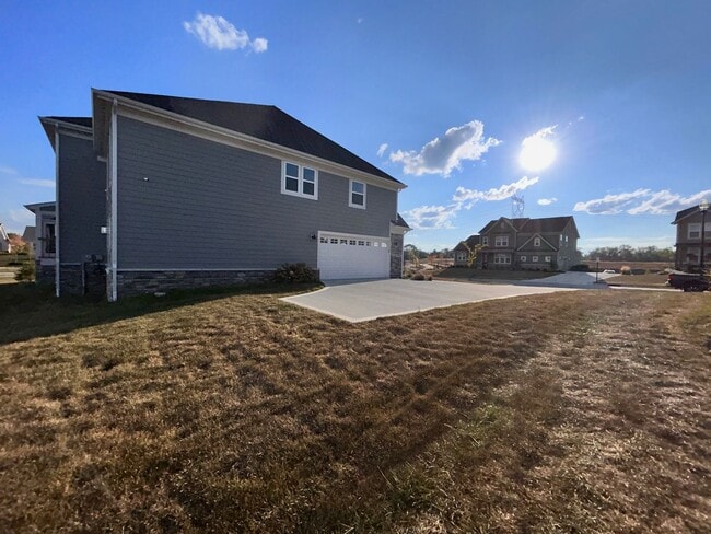 Building Photo - Home For Lease