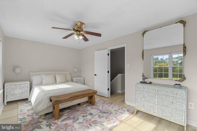 Building Photo - 404 Hobbitts Ln