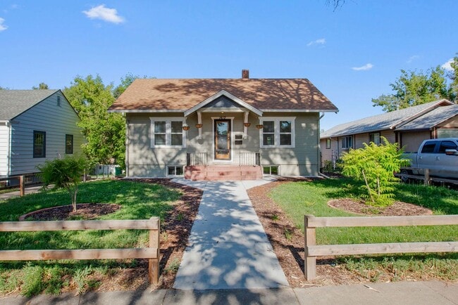 Building Photo - 2 Bedroom 1 Bath Duplex