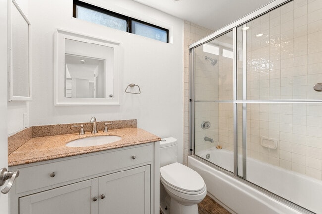 Building Photo - 40588 Clover Ln
