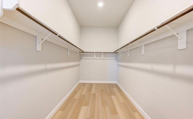 Building Photo - 10239 Bayou Oaks Dr