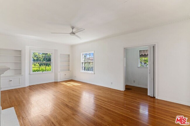 Building Photo - 117 1/2 N Harper Ave