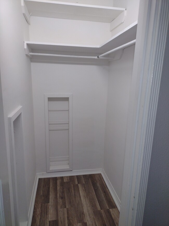 Walk in closet - 124 42nd St