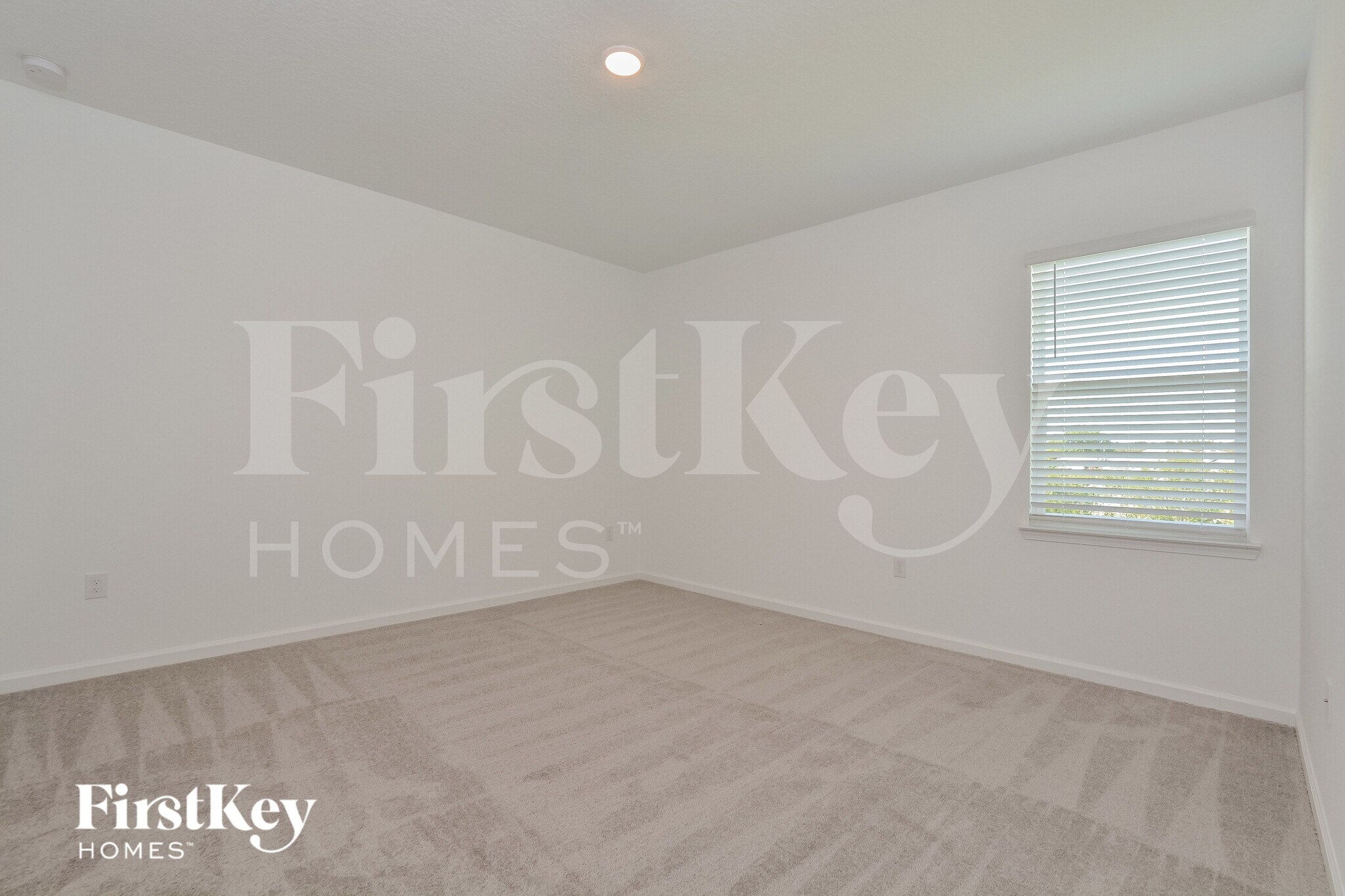 Building Photo - 611 Avila Pl