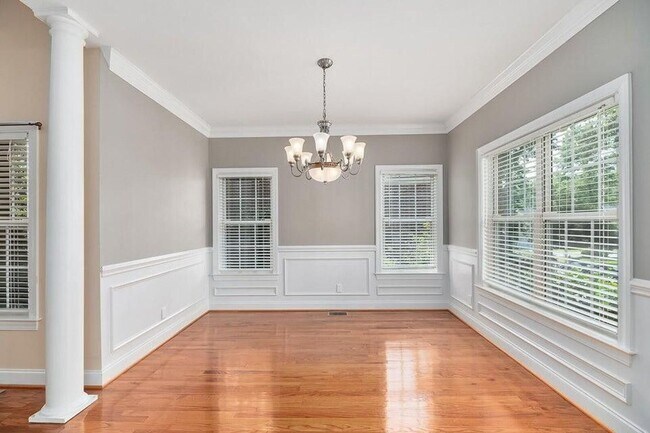 Building Photo - AVAILABLE NOW: 4 Bed 3.5 Bath in Coosaw Cr...